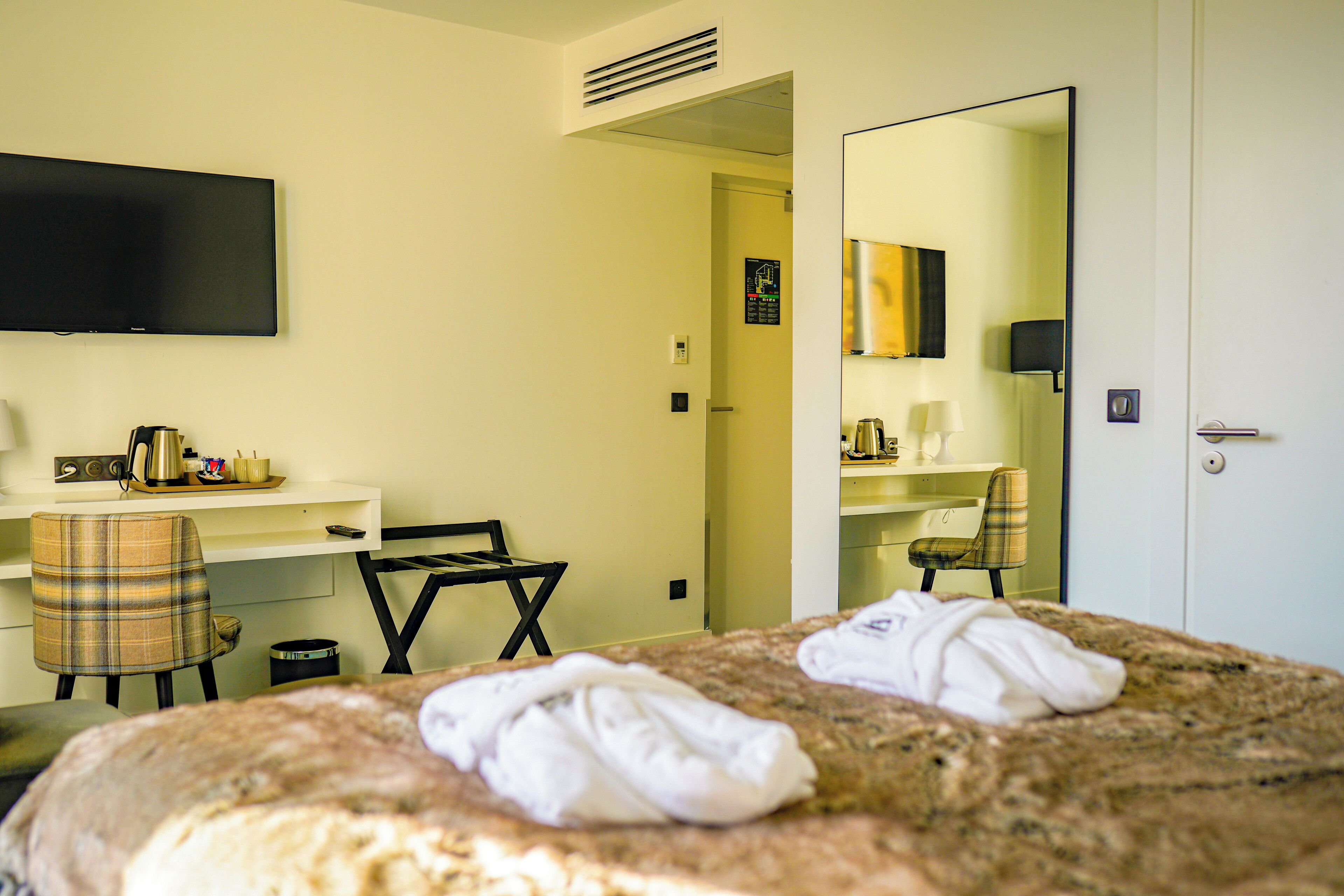 superior room | premium bedding, in-room safe, desk, soundproofing