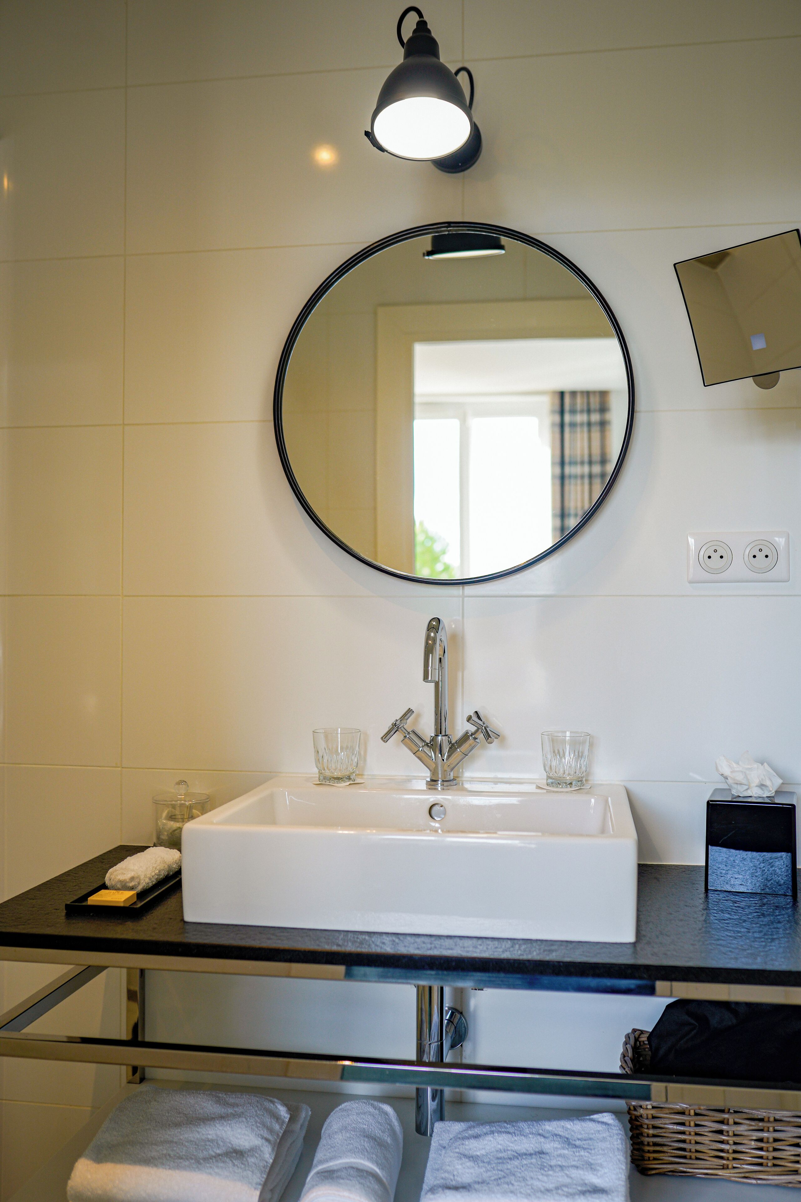 superior room | bathroom | free toiletries, hair dryer, bathrobes, slippers
