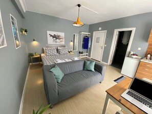 Studio | Premium bedding, minibar, desk, laptop workspace - Flats Company - Karakoy Apartment (Istanbul)