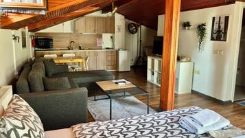 Cobertura, terraço | Roupas de cama premium, frigobar, escrivaninha