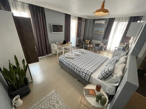Studio Deluxe