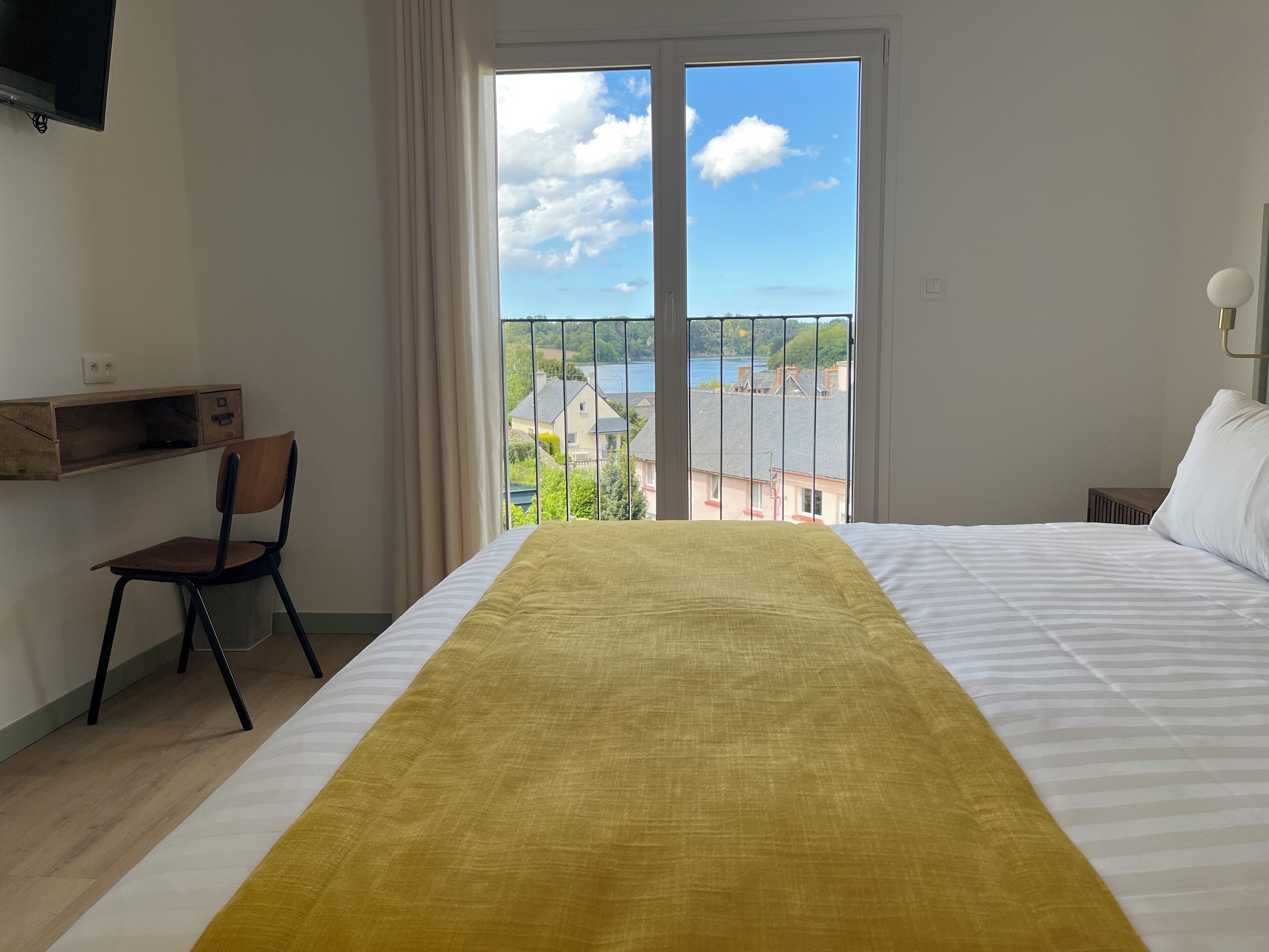 duplex | premium bedding, desk, soundproofing, iron/ironing board