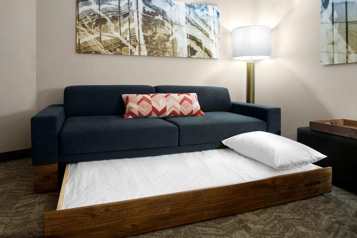 Escritorio, tabla de planchar con plancha y cunas gratuitas