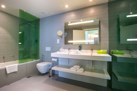 Park Inn by Radisson Dubai Motor City - Image 23