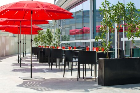Park Inn by Radisson Dubai Motor City - Image 46