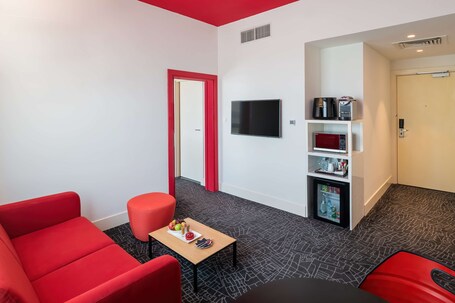 Park Inn by Radisson Dubai Motor City - Image 59
