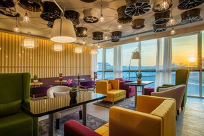 Lobby - Park Inn by Radisson Dubai Motor City (Dubai)