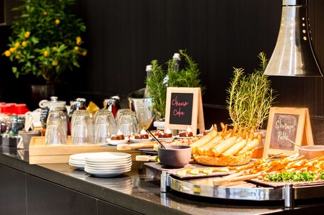 Park Inn by Radisson Dubai Motor City - Image 32