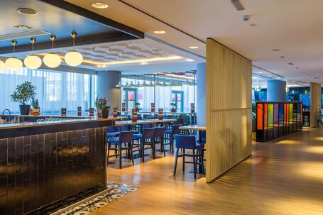Park Inn by Radisson Dubai Motor City - Image 7