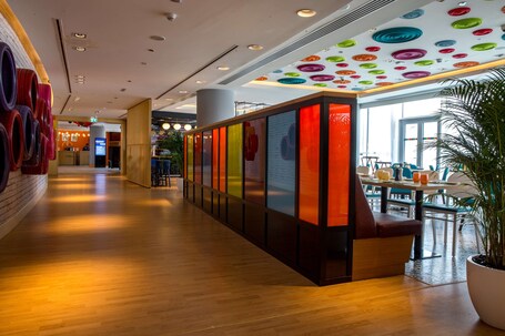 Park Inn by Radisson Dubai Motor City - Image 8