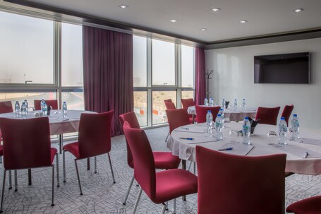 Park Inn by Radisson Dubai Motor City - Image 55