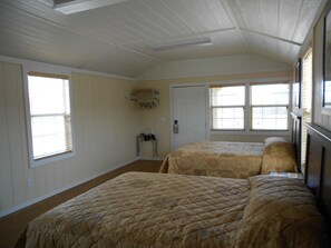 Premium bedding, free wired internet, bed sheets