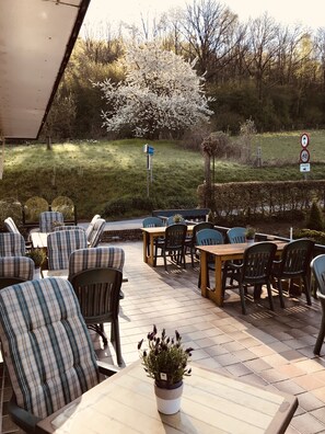 Deluxe Double Room, Balcony | Terrace/patio - Hotel Bemelmans (Schin op Geul)