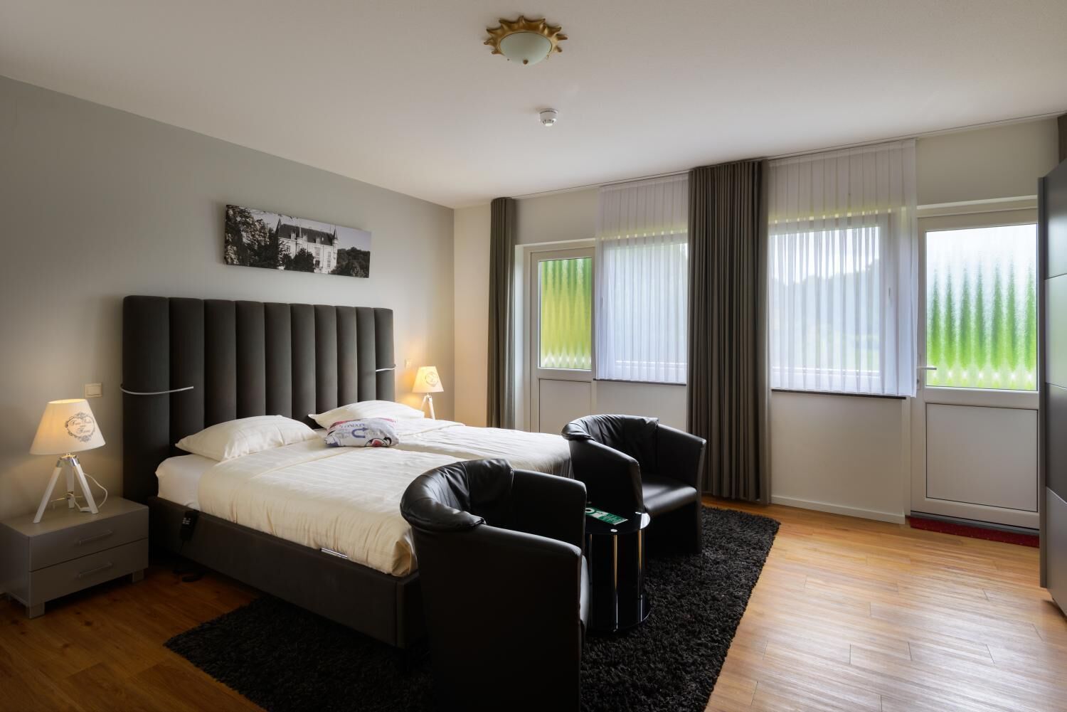 desk, soundproofing, rollaway beds, free wifi