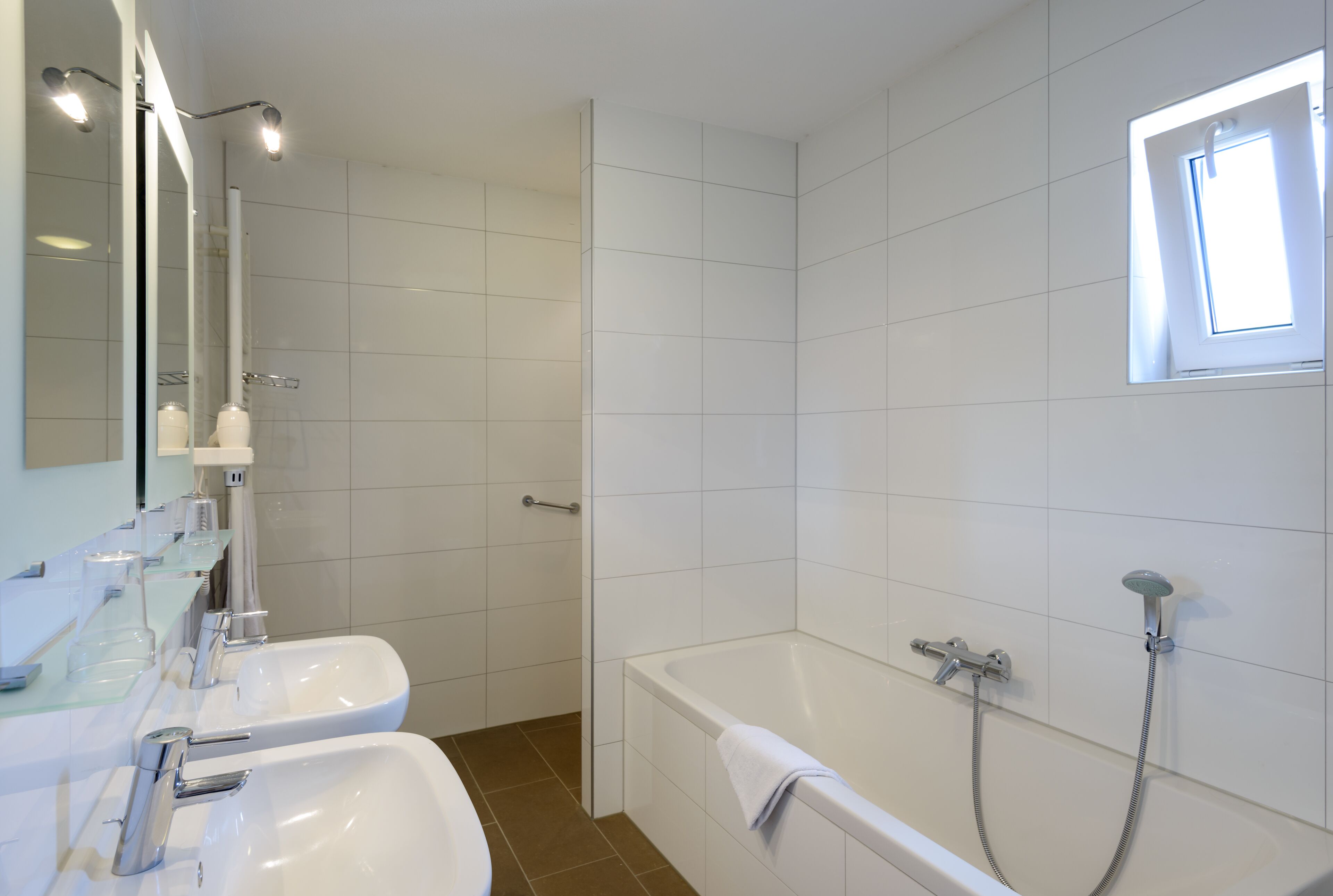 deluxe double room, balcony | desk, soundproofing, rollaway beds, free wifi