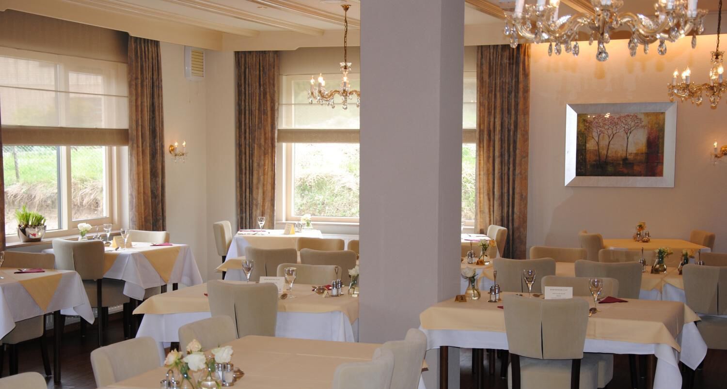 lunch and dinner served