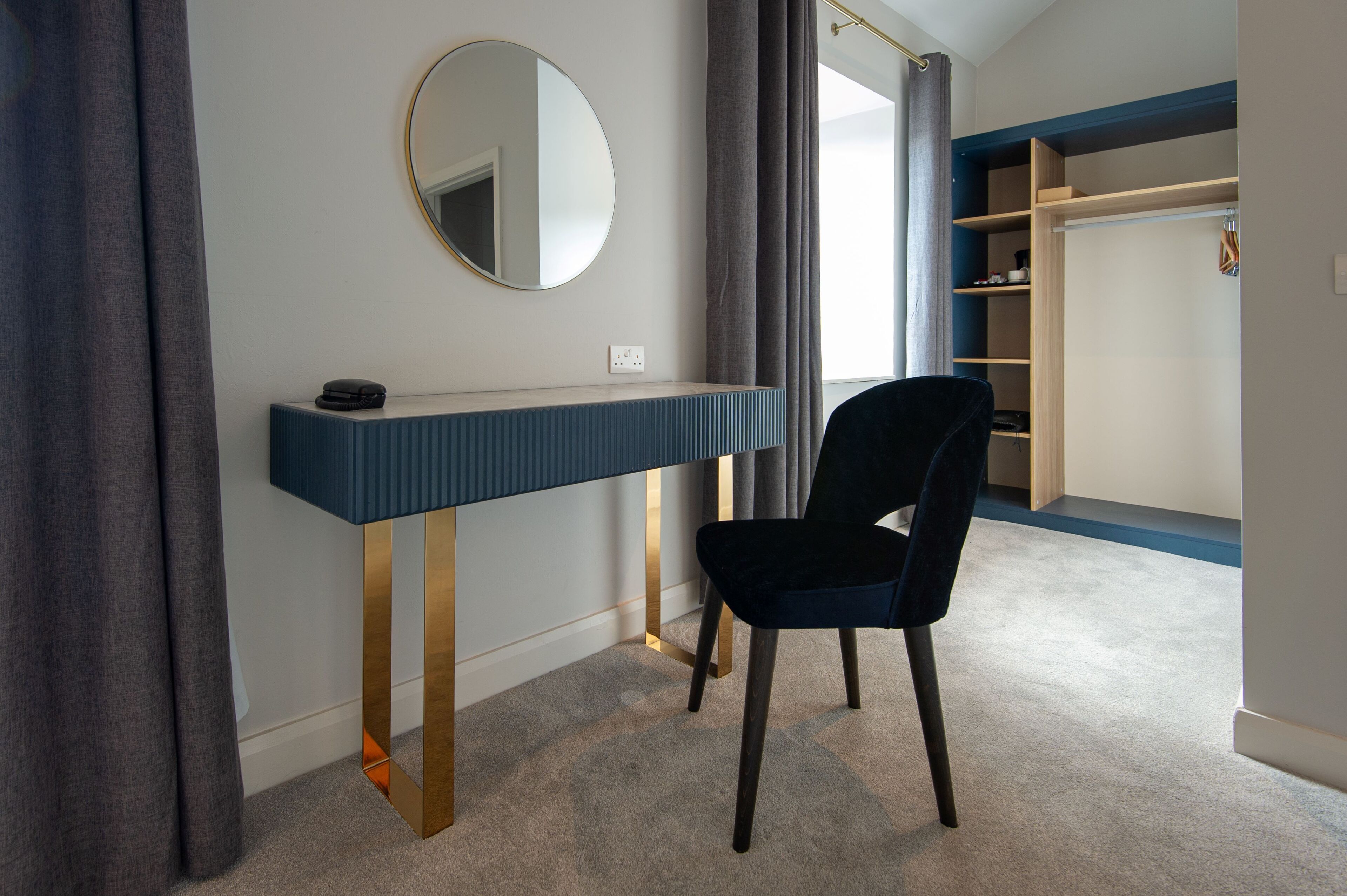 1 bedroom, desk, free wifi, bed sheets