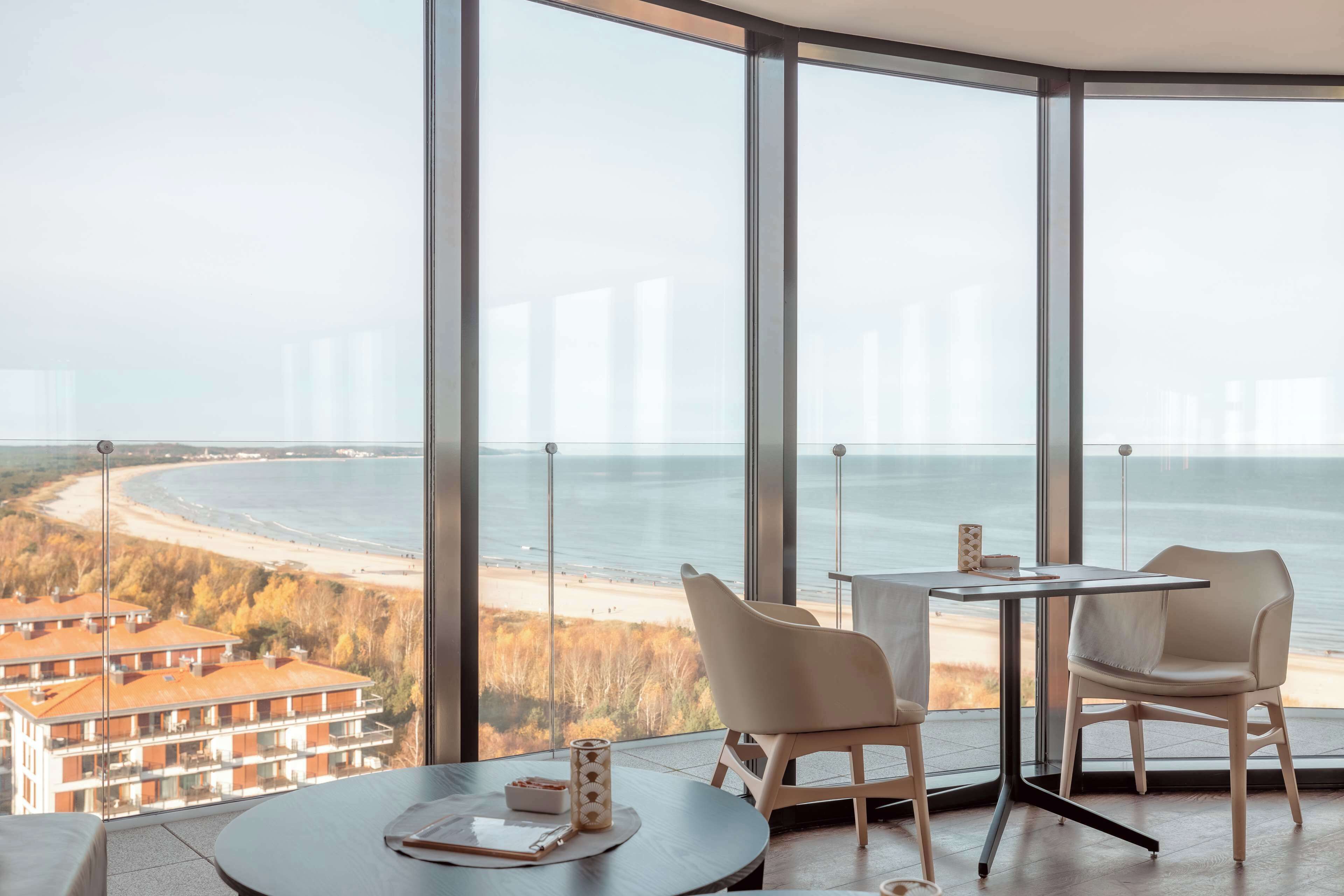 2 restaurants, spécialités Cuisine internationale