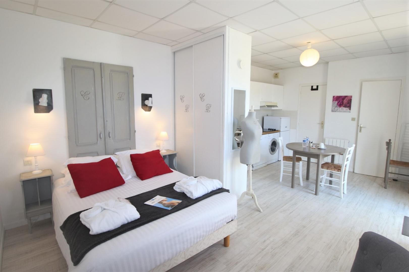 superior studio, ensuite (appart-hotel (pivoine)) | 1 bedroom, premium bedding, pillow-top beds, individually decorated