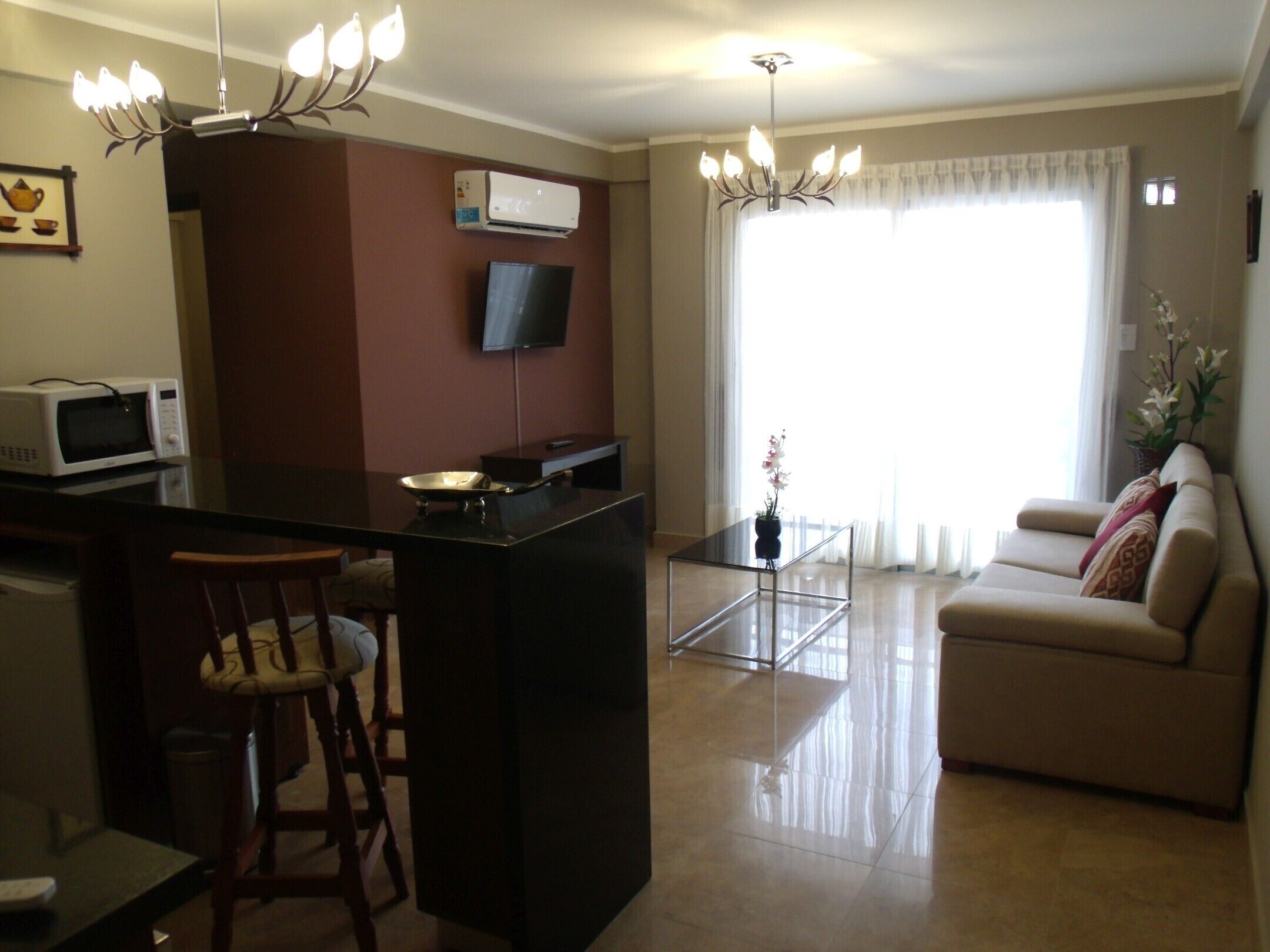 32-inch flat-screen TV with cable channels, TV, heated floors