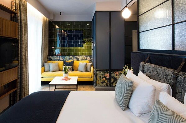 Free minibar, in-room safe, desk, iron/ironing board - Hotel Indigo London - Aldgate (London)