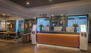 Lobby - Hotel Indigo London - Aldgate (London)