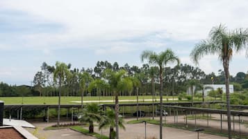 Estacionamento sem manobrista (sujeito a cobrança)