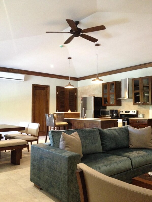 Télévision à écran plat