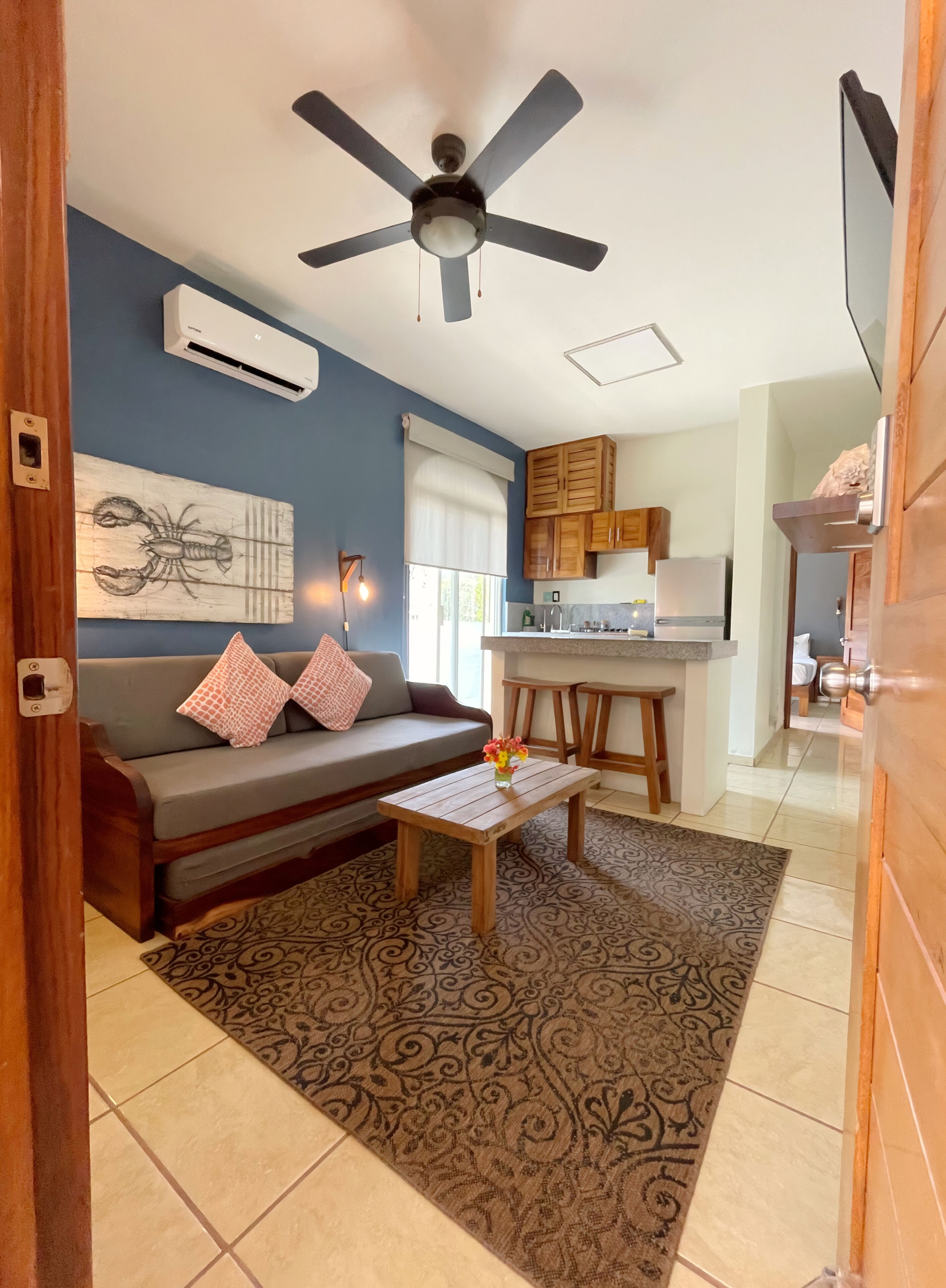 Apartamento luxo, 1 quarto, cozinha | Área de estar | TV de tela plana