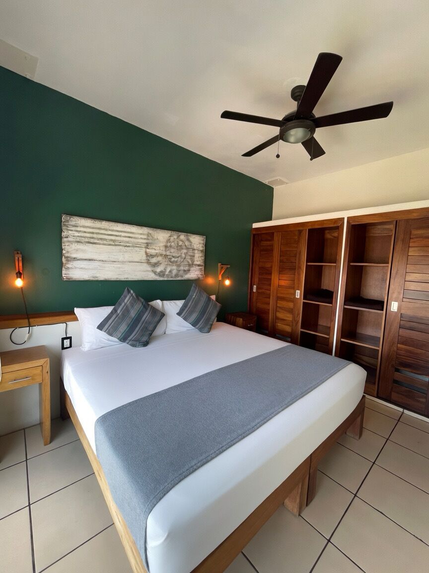 Deluxe Apartment, 2 Bedroom with Kitchen | ตู้นิรภัยในห้องพัก, โต๊ะทำงาน, Wi-Fi ฟรี