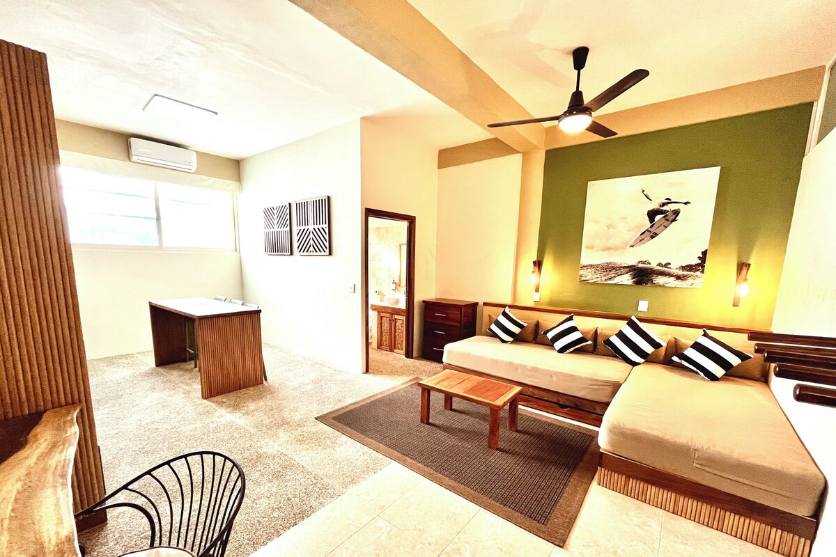Family Loft, 1 Bedroom, Mobility Accessible, City View | Living area | 40-inch flat-screen TV with satellite channels