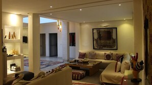 Design House, 6 Bedrooms, Private Bathroom | Living room - Riad La Sarrazine (Marrakech)