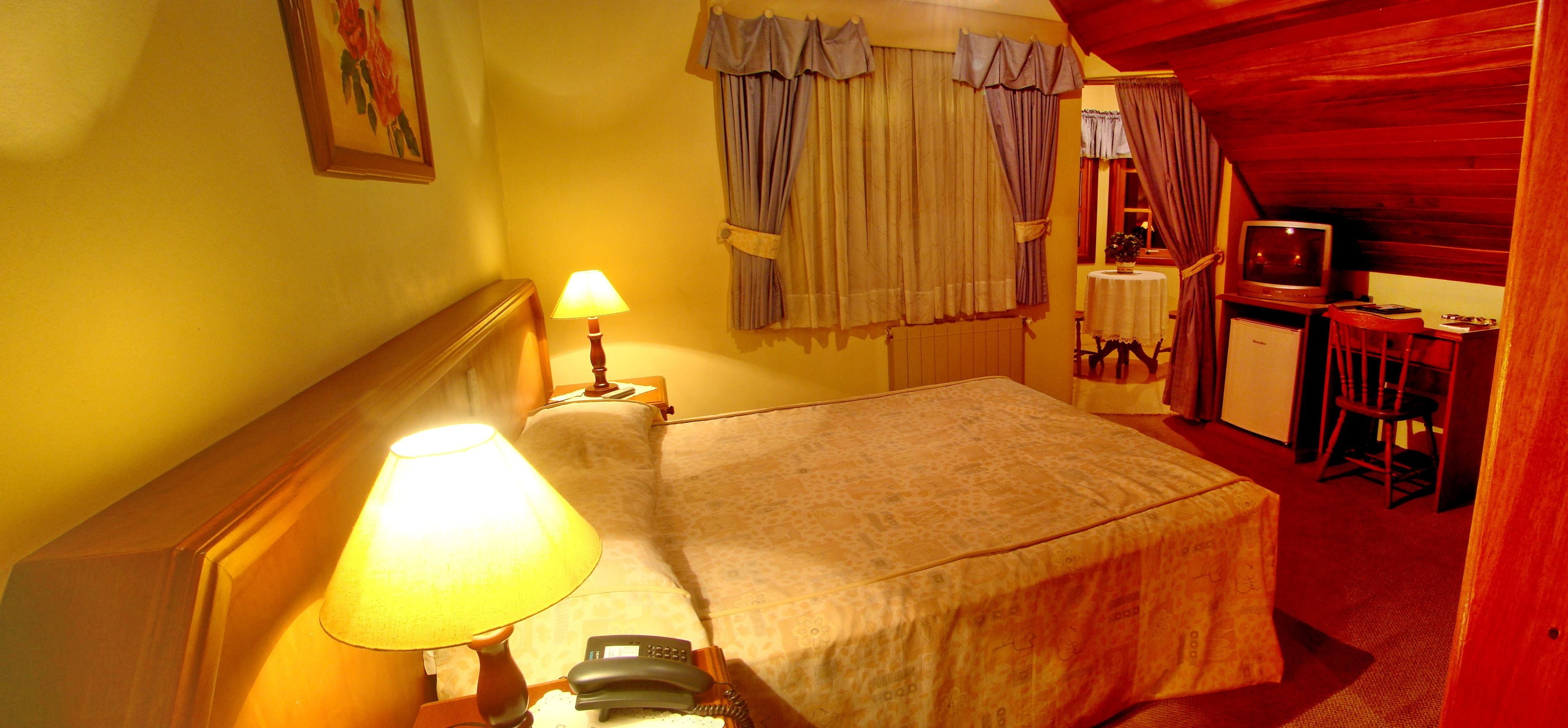 deluxe double room, 1 double bed | minibar, blackout curtains, iron/ironing board, free wifi