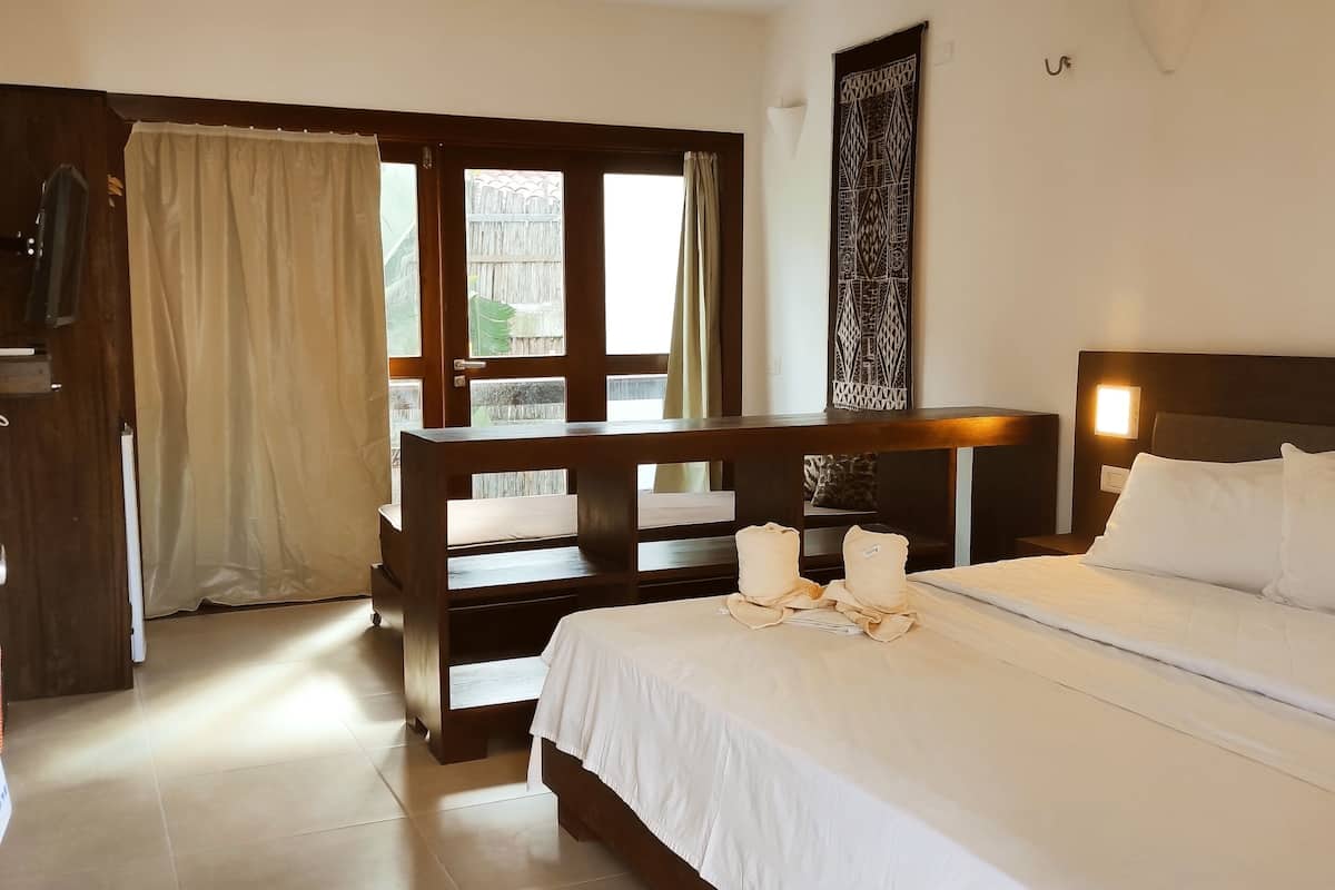 superior triple room | 1 bedroom, minibar, in-room safe, individually decorated