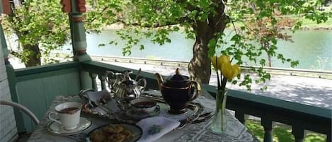 Romantic Triple Room, Ensuite (Victorian Loft - Lydia's ) | Miscellaneous