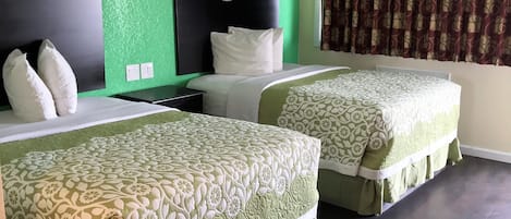 Kamar Double Basic, 2 kamar tidur, Bebas Asap Rokok | Meja kerja, setrika/meja setrika, Wi-Fi gratis, dan seprai linen