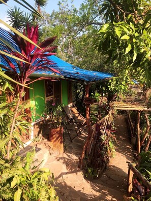 Bungalow, 1 Queen Bed, Private Bathroom, Mountain View | Iron/ironing board, rollaway beds