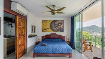 7 bedrooms, minibar, in-room safe, iron/ironing board