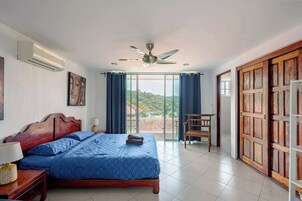 7 bedrooms, minibar, in-room safe, iron/ironing board