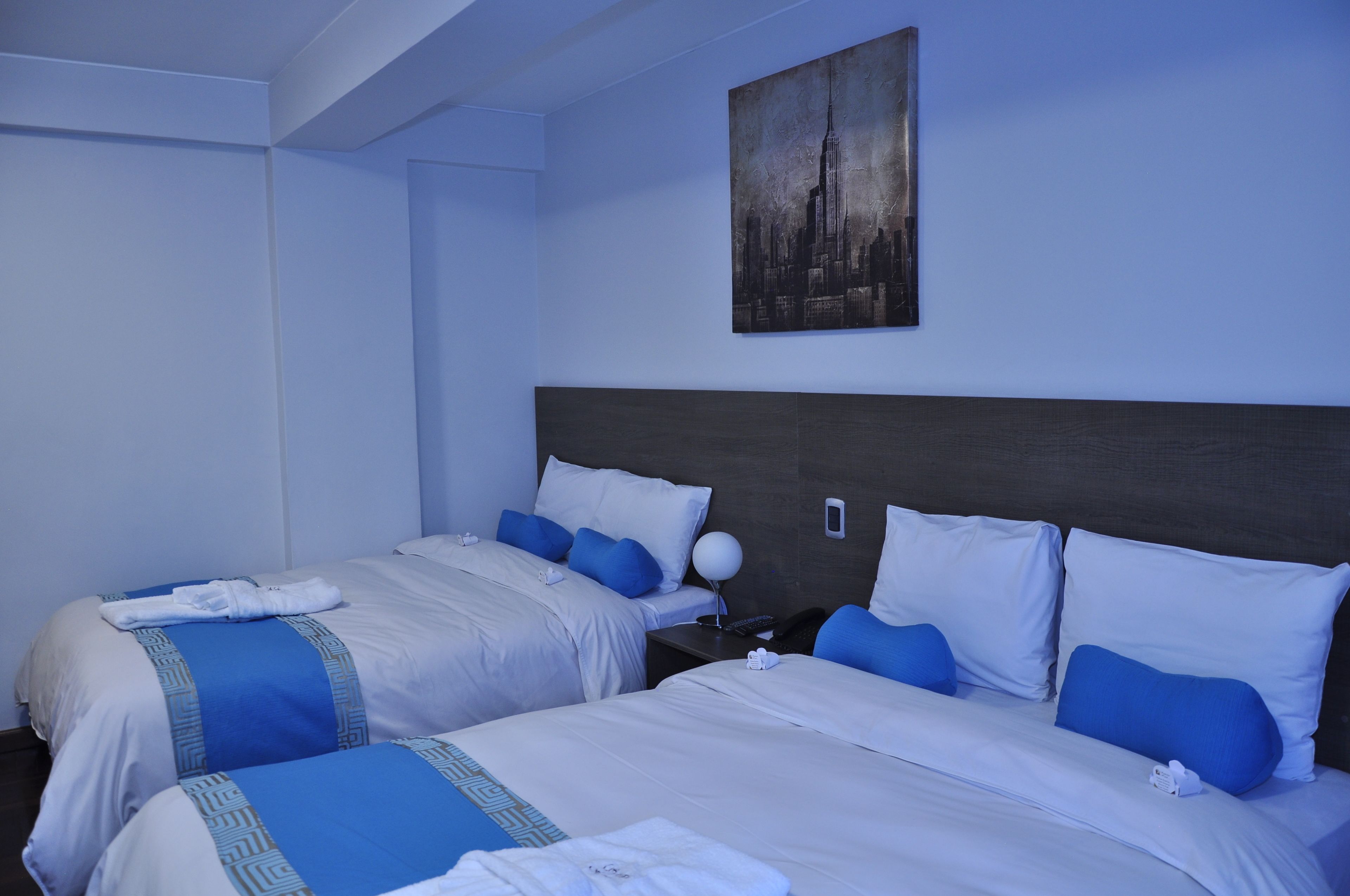 twin room | minibar, in-room safe, desk, cots/infant beds