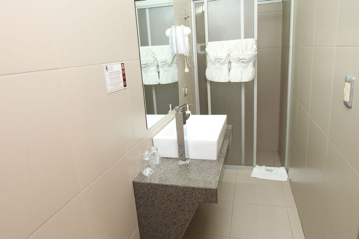 double room | bathroom | shower, free toiletries, hair dryer, towels