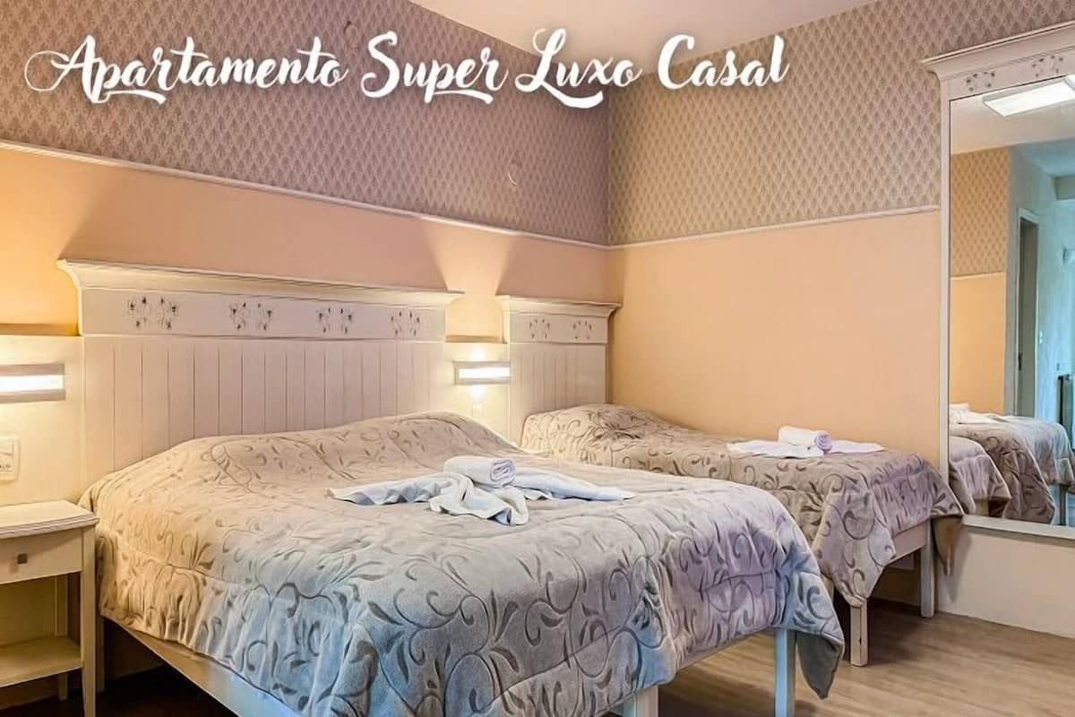 Quarto casal ou duplo superluxo | Escrivaninha, Wi-Fi de cortesia, roupa de cama