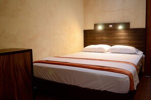 Family Suite, Private Bathroom | Iron/ironing board, free WiFi - Cucuruchos Boutique Hostel (Antigua Guatemala)