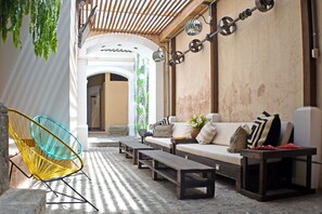 Lobby lounge - Cucuruchos Boutique Hostel (Antigua Guatemala)