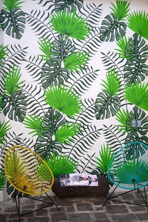 Courtyard - Cucuruchos Boutique Hostel (Antigua Guatemala)