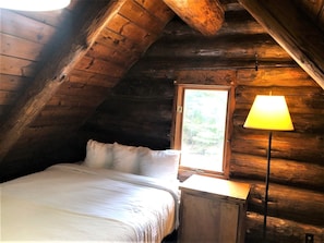 Cabin, 1 Bedroom, Fireplace | Bed sheets