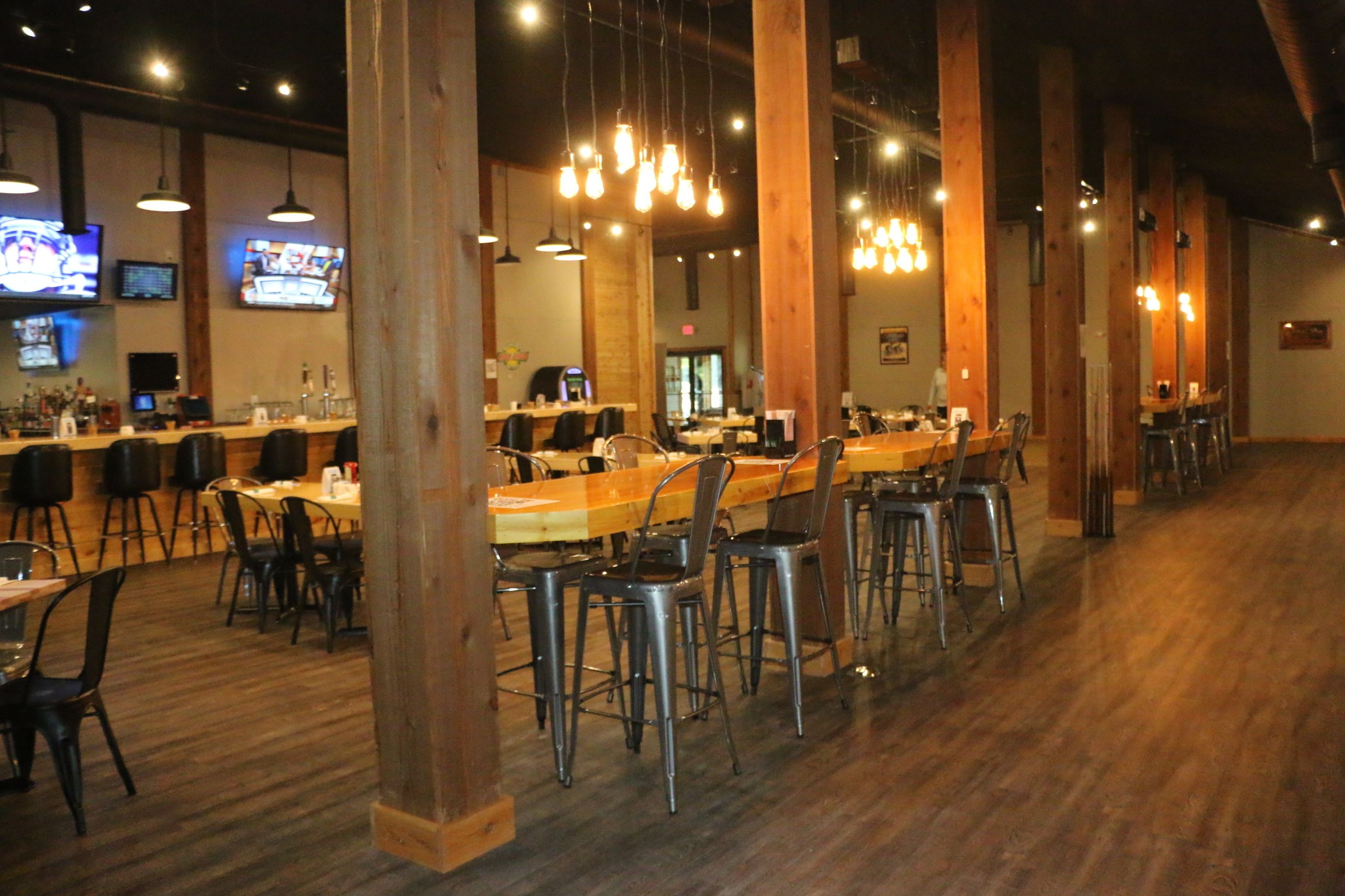 lunch and dinner served, american cuisine