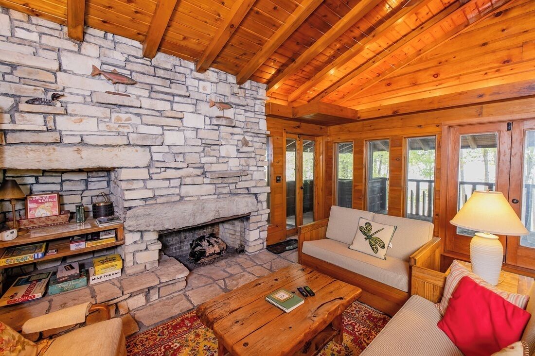 Ferienhütte, 2 Schlafzimmer, Kamin, Buchtblick