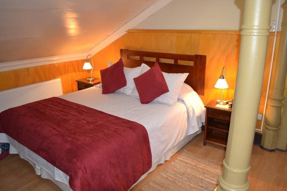 Chambre Standard, 1 chambre, salle de bains privée | Coffres-forts dans les chambres, fer et planche à repasser