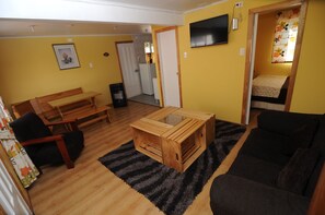 Standard Cottage | Living room | TV - Cabañas Borderio (Valdivia)